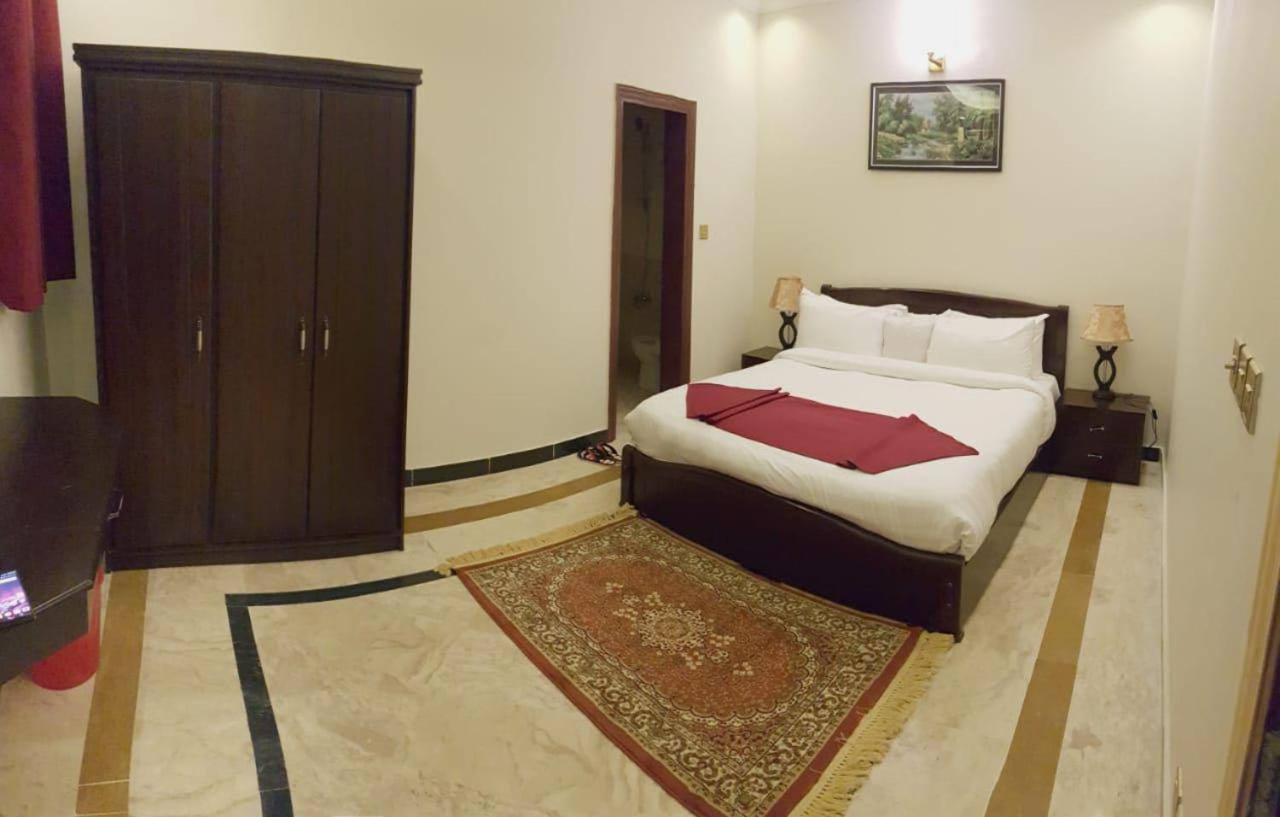Triple One Abbottabad Exterior foto
